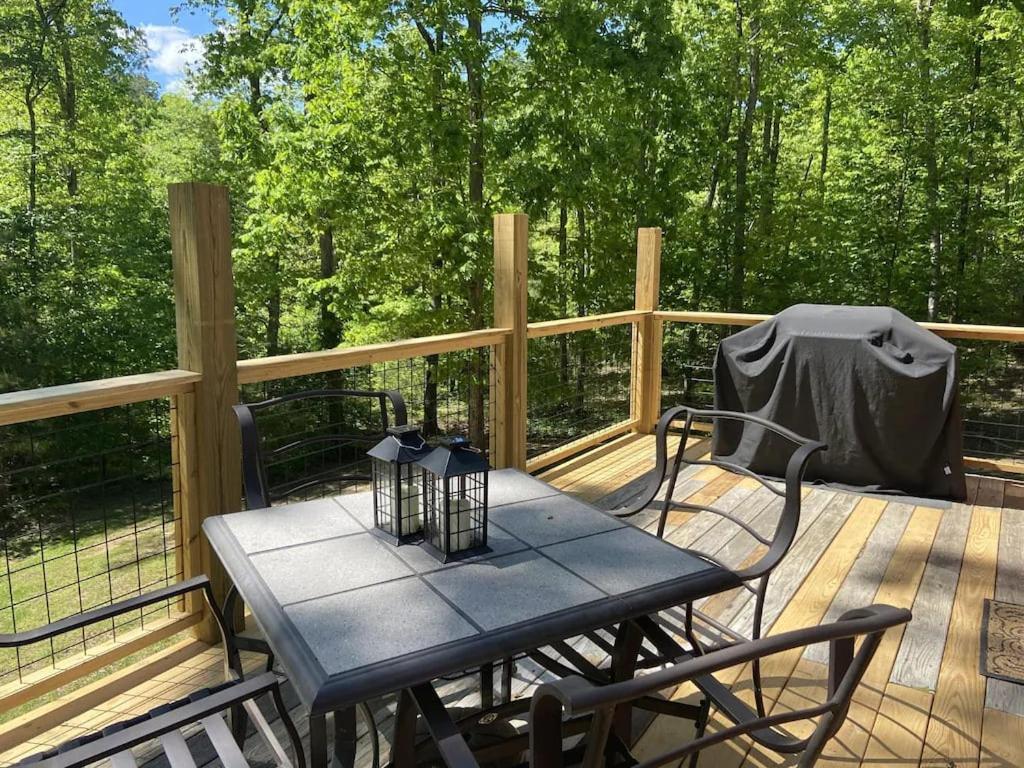 Gas Fireplace, Firepit, And Cedar Adirondack Chair Spencer 외부 사진